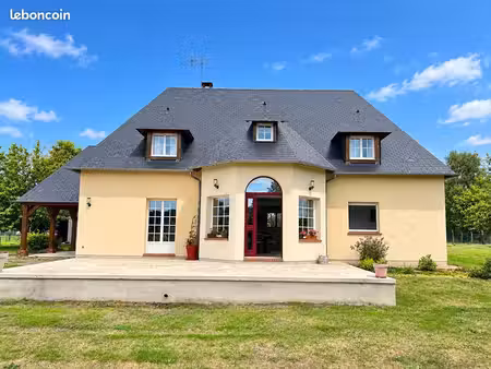 propriété 5 pièces 202 m²