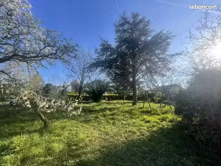 terrain 716 m² fontaine la guyon