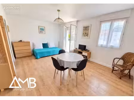 studio 1 pièce 28 m²