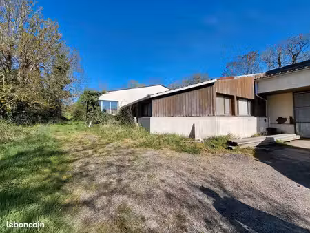 hangar 6 pièces 520 m²