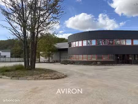 immeuble 1500 m² nogent-le-phaye