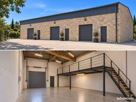 entrepôt / local de stockage 90m2 avec extérieur comps