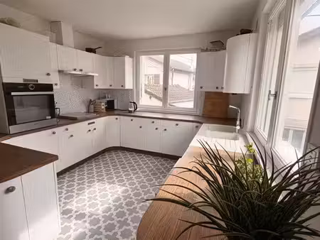 maison familiale 160 m² rénovée + entrepôt 350 m² – terrain 3 000 m² constructible