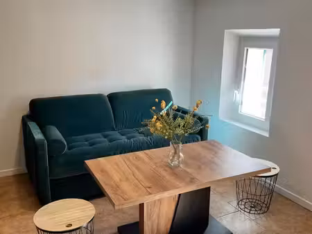 location - studio meublé 24m2 - solliès-pont