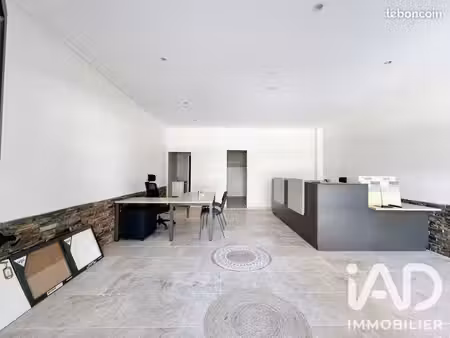 local 48 m² grimaud
