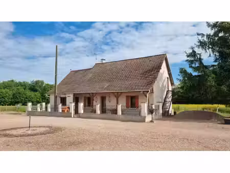 corps de ferme avec maison d'habitation à 20km de moulins