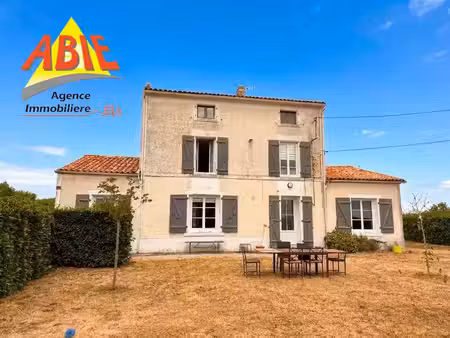 vente maison 6 pièces 203 m² montreuil (85200)