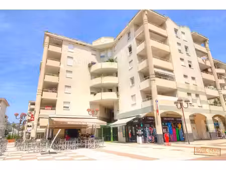 location d'un appartement f1 (33 m²) à juan les pins