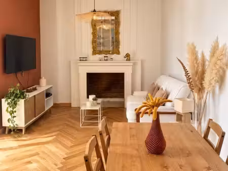 t2 65 m² rénové – parc  piscine & parking