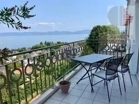 beau 3 pièces de 70 m² avec balcon  garage et parkings