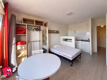 à louer charmant studio meublé de 25 m2 à metz devant-les-