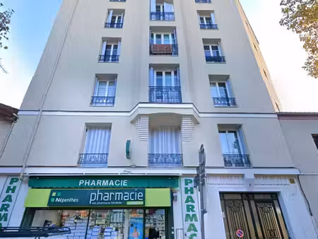 location commerce 57m²