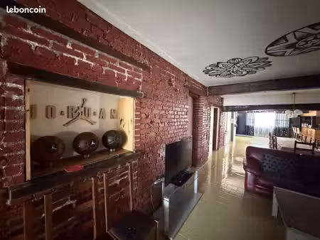maison 5 pièces 178 m²