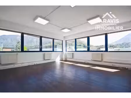 location de bureau au coeur de faverges
