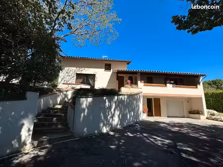 maison - 5 pièces – 120 m²