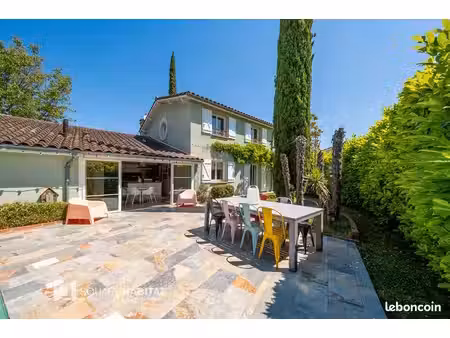 maison 6 pièces 165 m²
