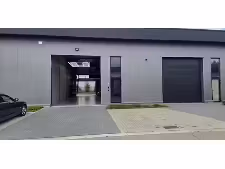 bien commercial à louer à lanaken pour € 2.700