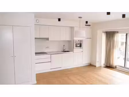 appartement récent à louer dans le centre de middelkerke !