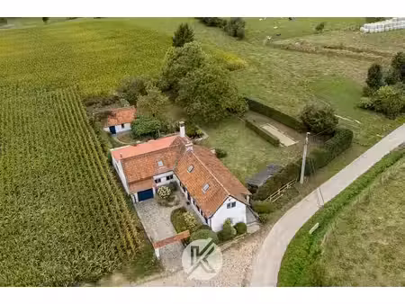 landelijke woning met riante tuin en prachtig uitzicht
