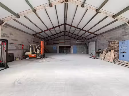 hangar récent à louer