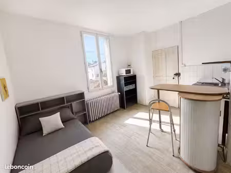 chambre étudiant type studio