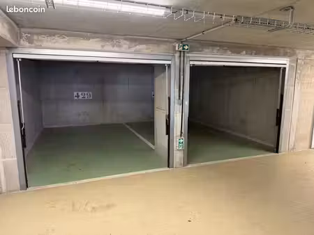 loue double boxe 30m2 sécurisé à eragny (95)
