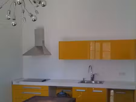 f2 de 49m2 à ivors - 9km villers  12km crepy. 30 min cdg – 1 chambre et jardin commun