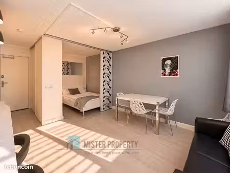 studio 1 pièce 28 m²