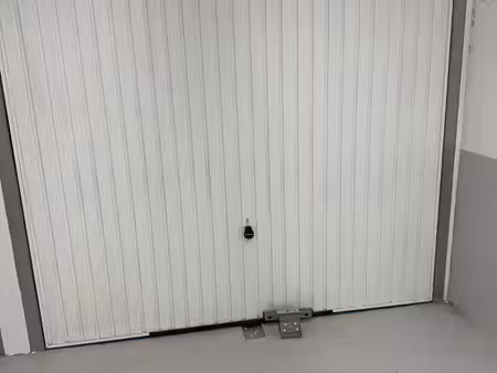 loue box 15m2 sécurisé à clamart (92)