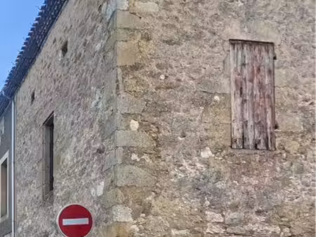 petit immeuble d’angle à restaurer