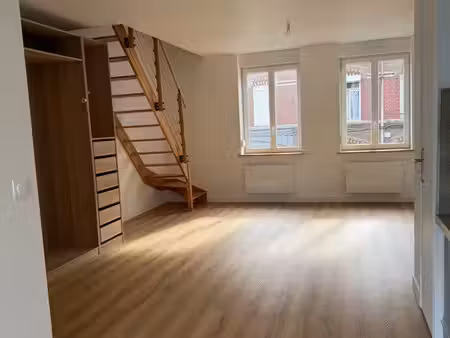 lomme - t3 triplex 72m2 au sol - terrasse 18m2 - entièrement rénové