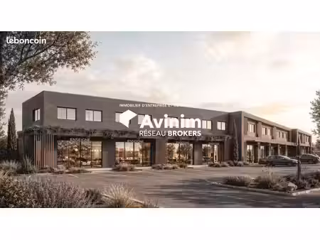 local 890 m² callian
