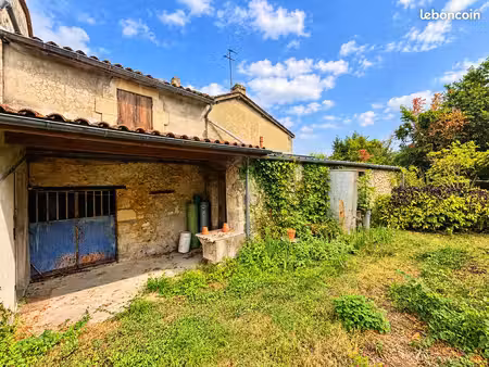 maison à rénover 85m² avec jardin 465m² fargues st hilaire 110 000