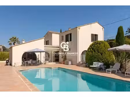 maison de luxe à vendre à cagnes-sur-mer
