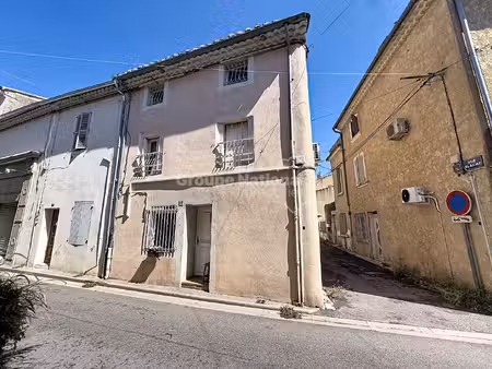appartement 93 m2 cour/parking 25m²