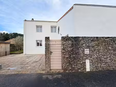 maison familiale de caractère en impasse ? 140 m²  4 chambres  grand garage et jardin