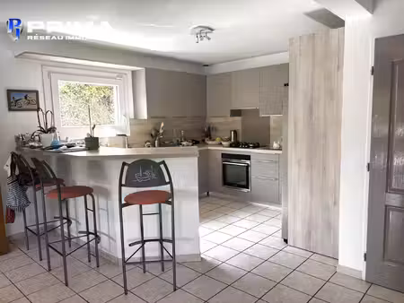 voiron  adresse prisée et convoitée  opportunité rare !