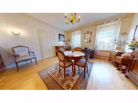 maison de caractère f10 à yutz sur 10 99 ares.