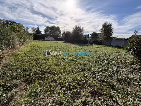 terrain constructible de 714 m2