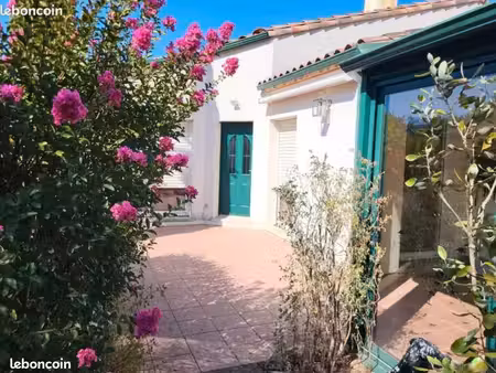 villa 4 pièces – 126 m² – terrain arboré 604 m² – aucun vis-à-vis