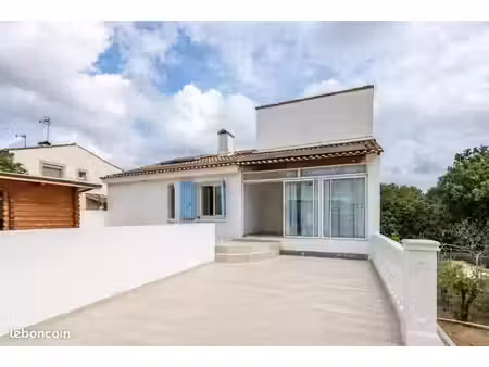 maison 8 pièces 240 m²
