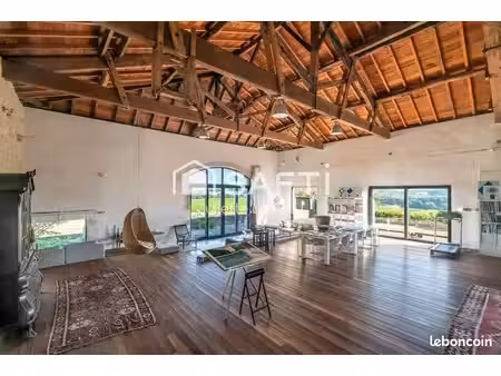 propriété 6 pièces 450 m²