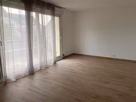a louer - appartement t3 en duplex avec balcon et box fermé - saint barthélémy d'anjou