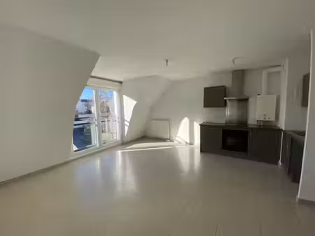 chambly centre ville dans immeuble de 2013 avec ascenseur