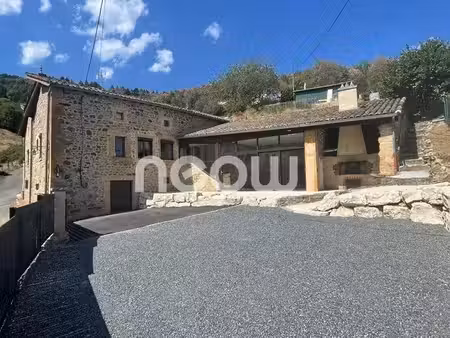 maison ancienne rénovée 3 chambres et extérieur clos