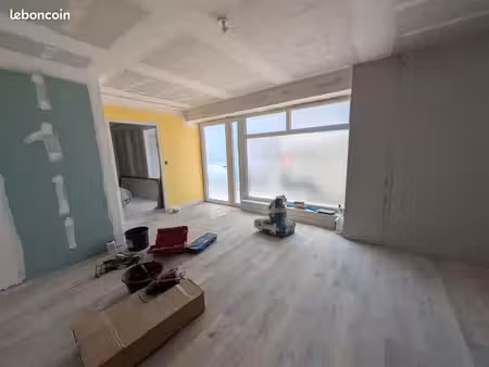 ? maison de ville t5 entièrement rénovée  120m2 (3 chambres + bureau) - plein cœur de lohé