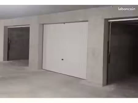 garage fermé dans résidence sécurisée