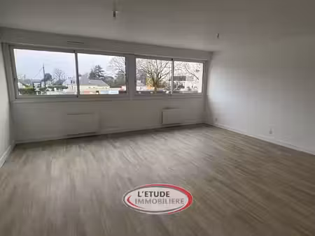 sautron/plein coeur du bourg : t3 avec parking !