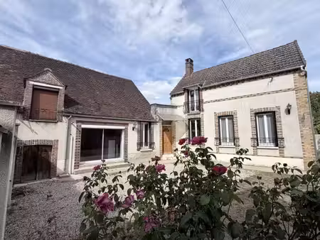 maison familiale avec garage  cave et grenier
