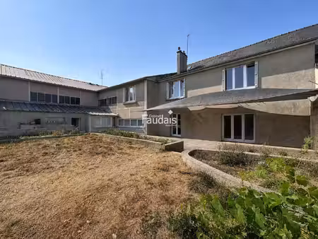 maison familiale coueur de bourg avec écoles et commerces !
